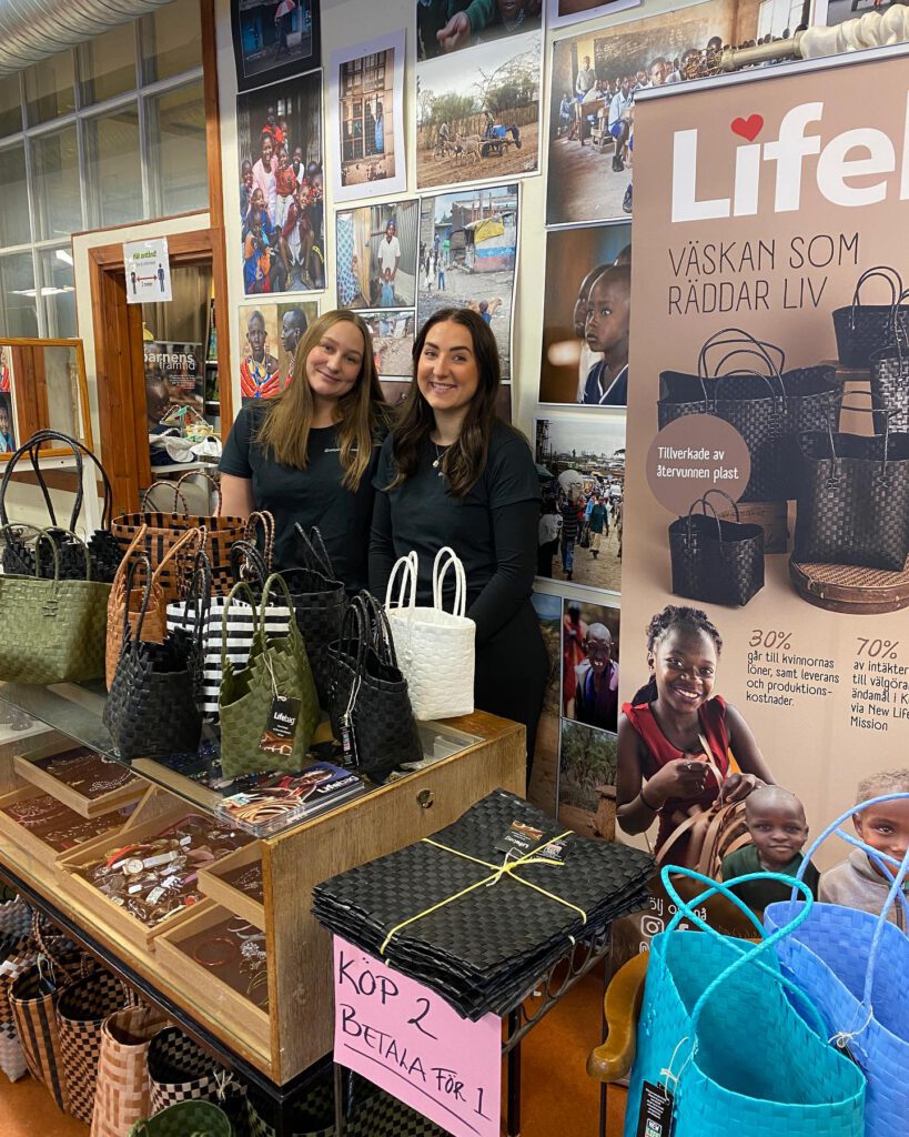 Kvinnor i New Life Missions Lifebag-projekt i Kenya